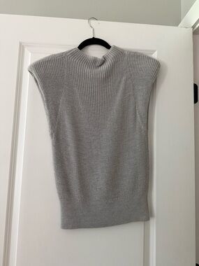Aritzia Babaton Light Gray Sleeveless Knit Sweater